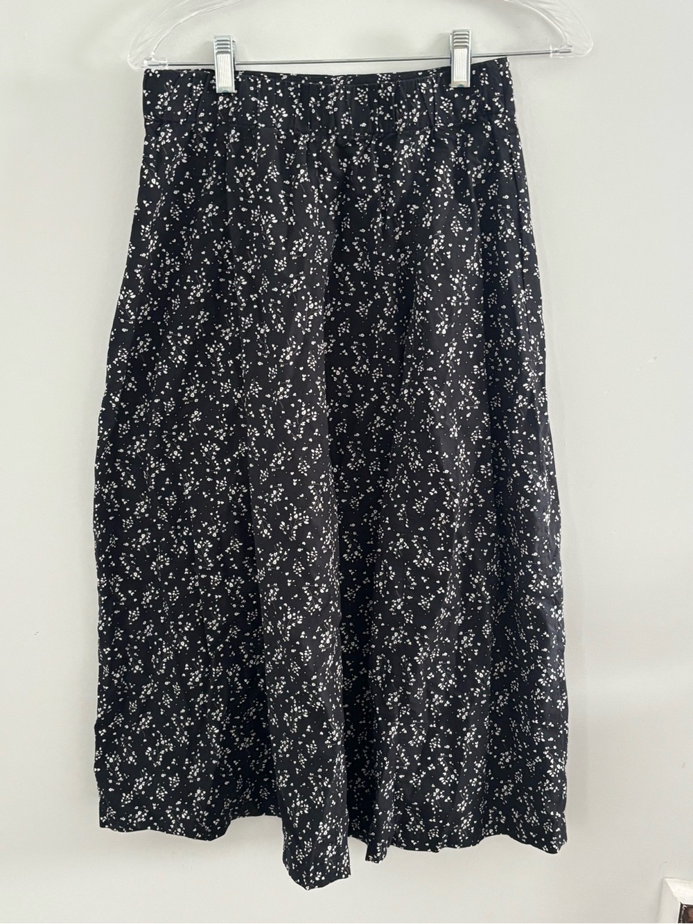 🐞Uniqlo Black Midi Skirt with White Speckle Print - Picture 3 of 11
